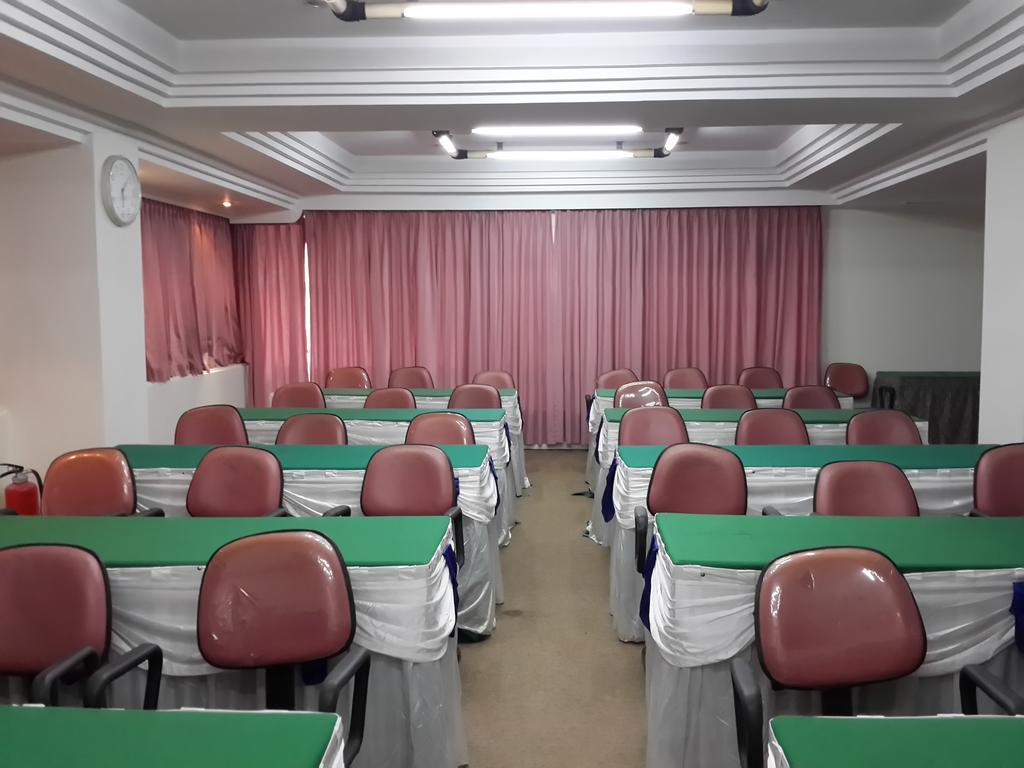 Reddoorz Plus Near Kebayoran Baru Blok S Jakarta Extérieur photo