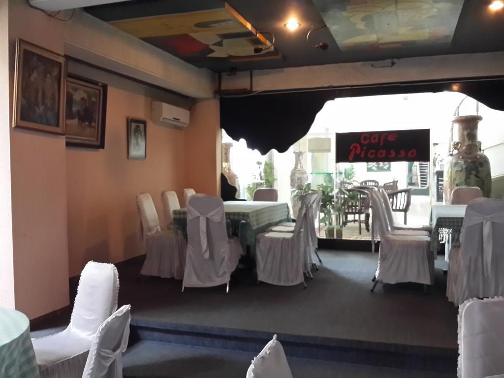 Reddoorz Plus Near Kebayoran Baru Blok S Jakarta Extérieur photo