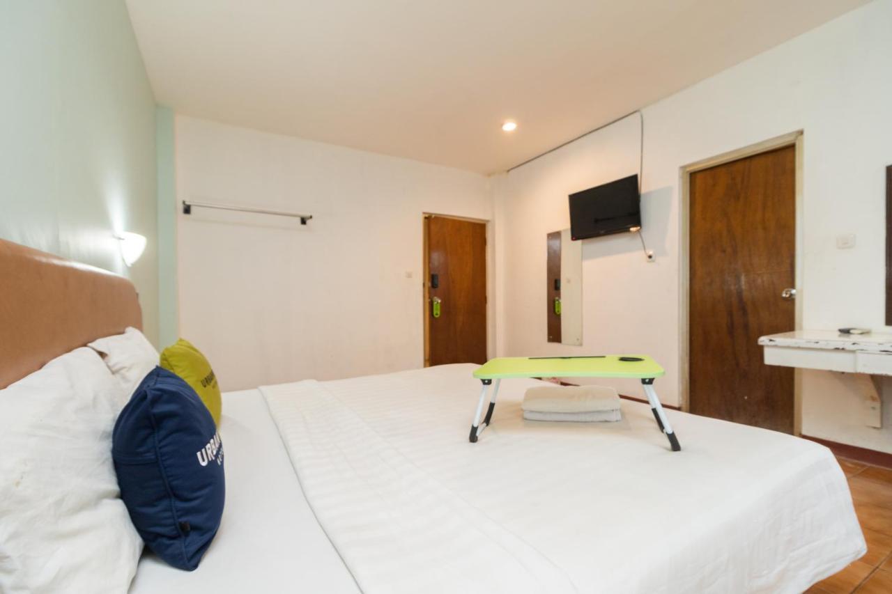 Reddoorz Plus Near Kebayoran Baru Blok S Jakarta Extérieur photo