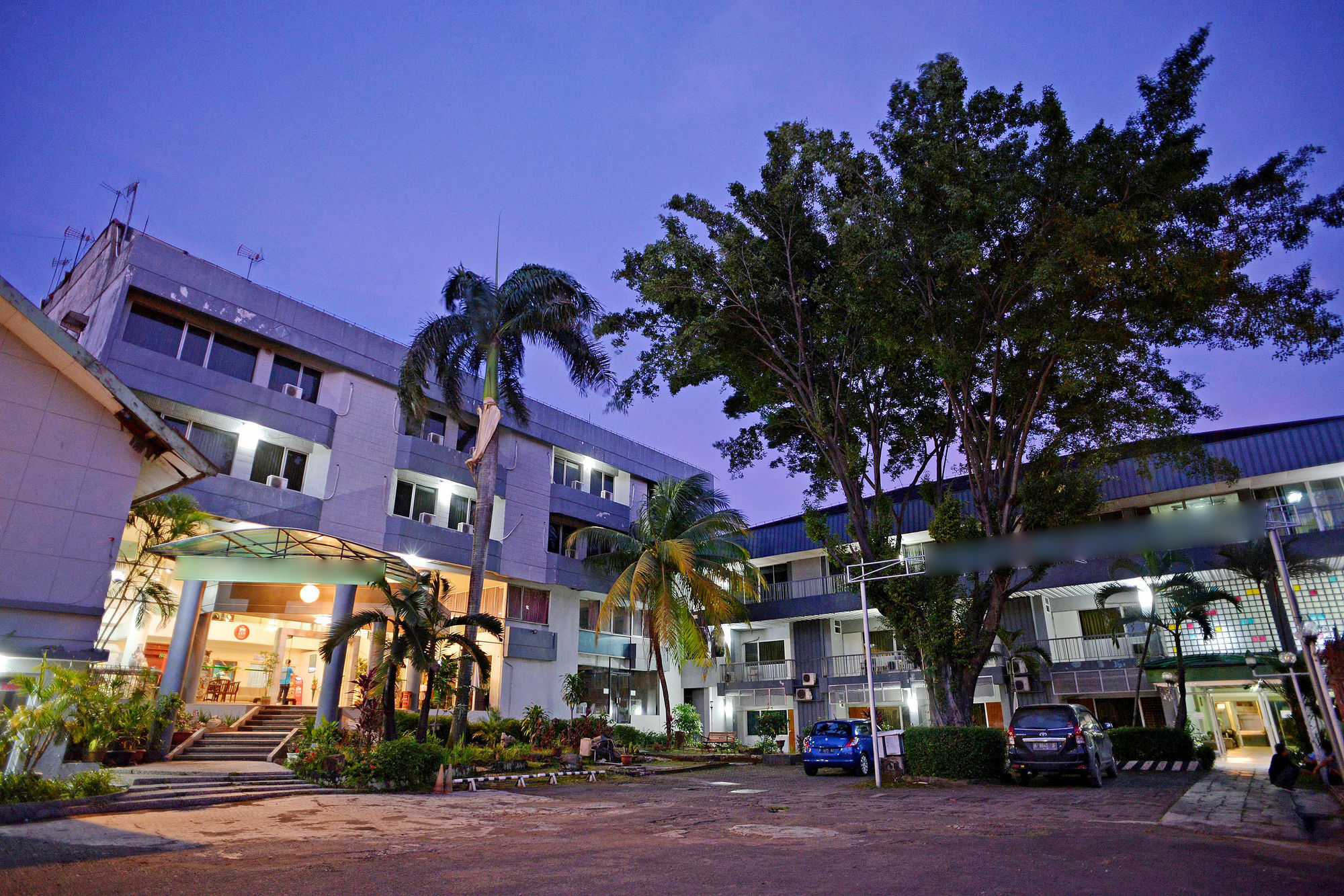 Reddoorz Plus Near Kebayoran Baru Blok S Jakarta Extérieur photo